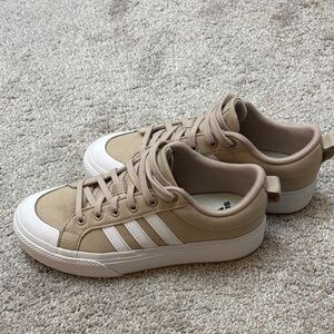 Adidas Bravada 2.0 platform sneakers